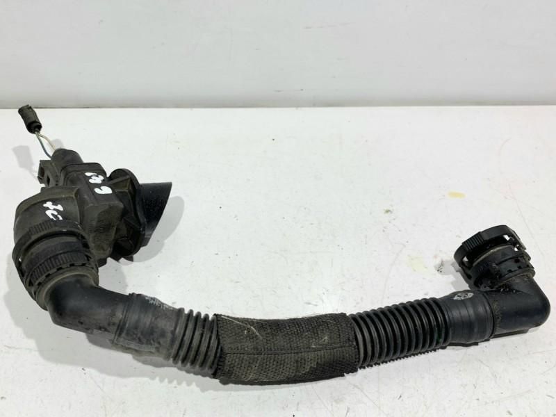 Conducta / furtun racire Audi A4 8W2, B9 04L103413F 2.0 tdi cutie auto