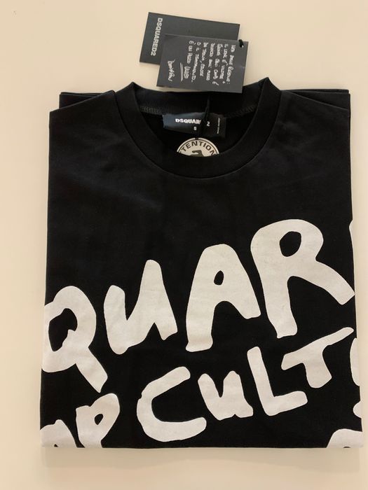 Нови мъжки тениски Dsquared D2 в черно и в бял цвят