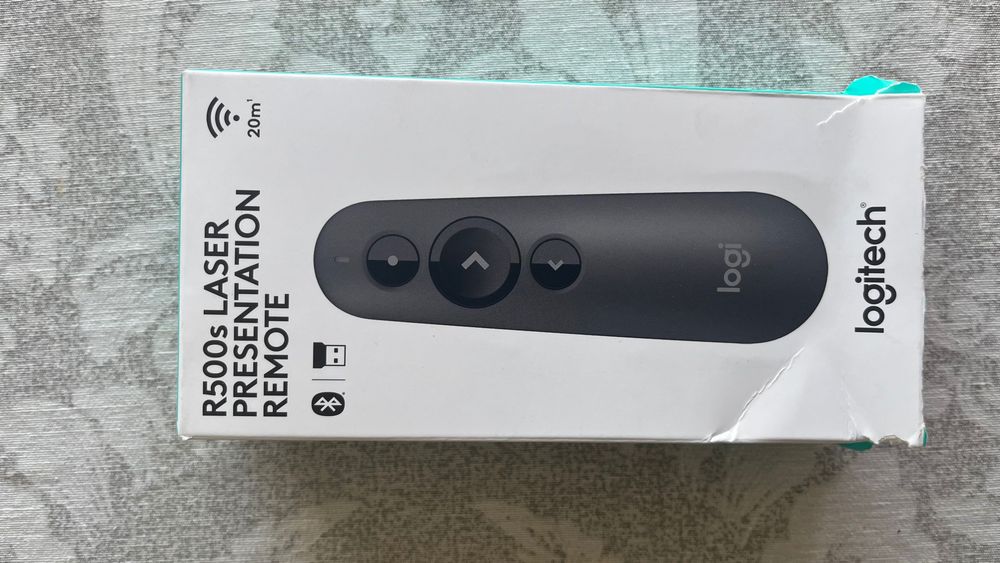 Продавам комплект от 8 броя Bluetooth презентатори LOGITECH R500s, цвят Graphite