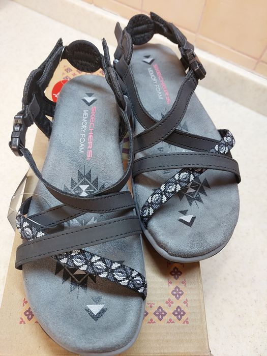 Босоножки на лето SKECHERS