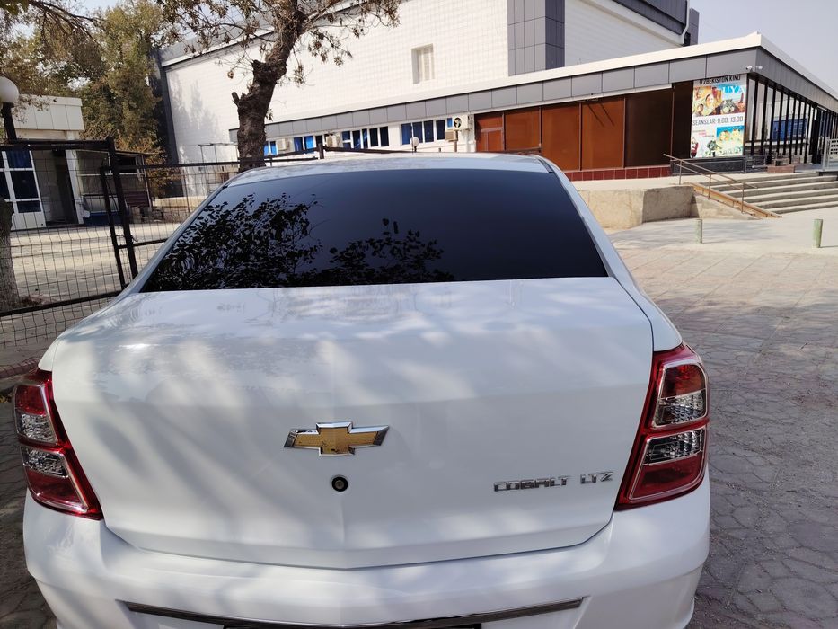 Автомобиль кобальт