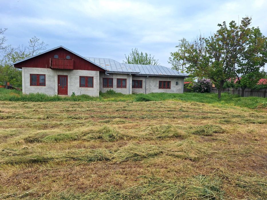 Teren+casa de vanzare