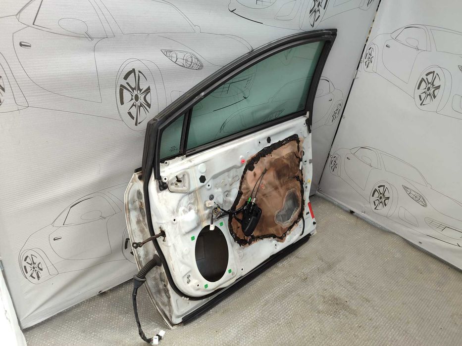 Ușă Față Dreapta Toyota Avensis T270 Sedan Alb Culoare 070 2015 / [2015-2018] / 6700105081 6700105071 (3A)