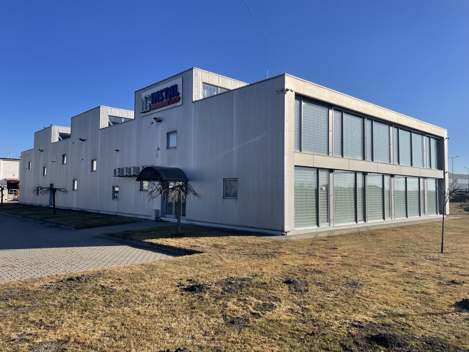 Inchiriez hala spatiu depozitare si birouri Sura Mica