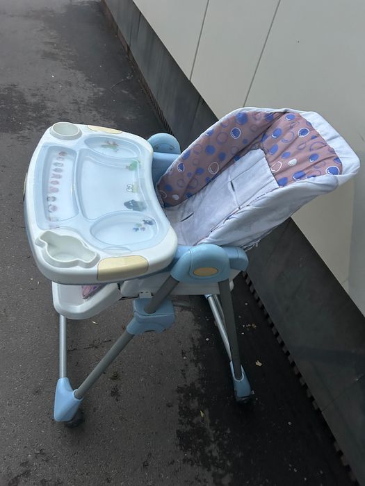 Детский стульчик на колесиках