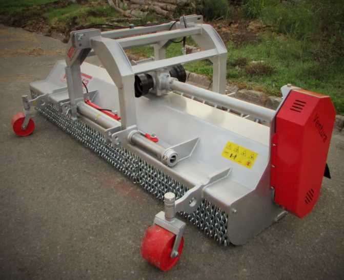 Tocator PROFESIONAL resturi vegetale reversibil, tractoare 45-95 cai