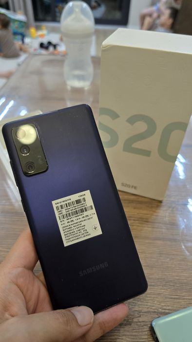 Продам Samsung s20 FE