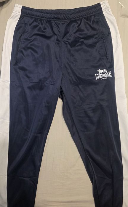pantaloni de trening