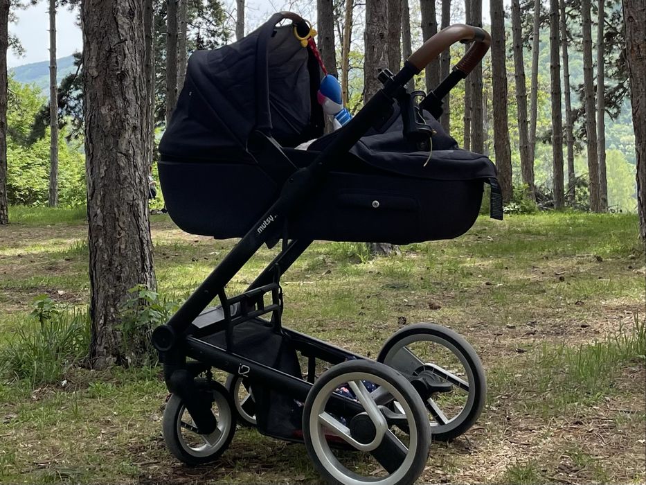 Детска количка - Musty -i2, лека, маневрена.