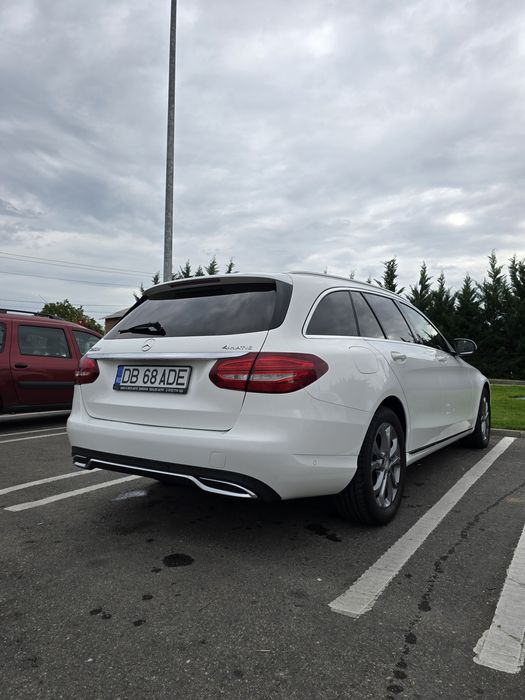 Mercedes C250d 4Matic (4x4) 204CP, Carte Service, 7G-Tronic, Km reali