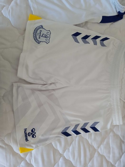 Hummel Everton къси панталони  размер 164