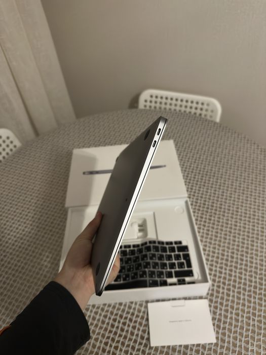 MacBook Air (2020)