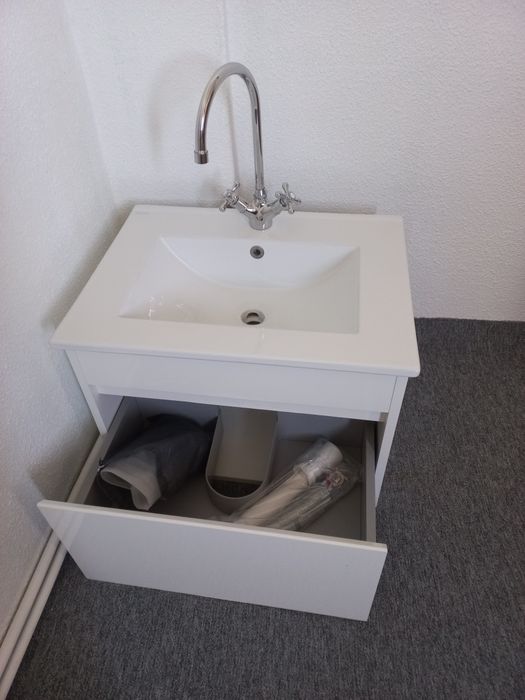 Set Mobilier Baie Suspendat cu Lavoar Ceramic și Baterie Retro + Sifon Nou