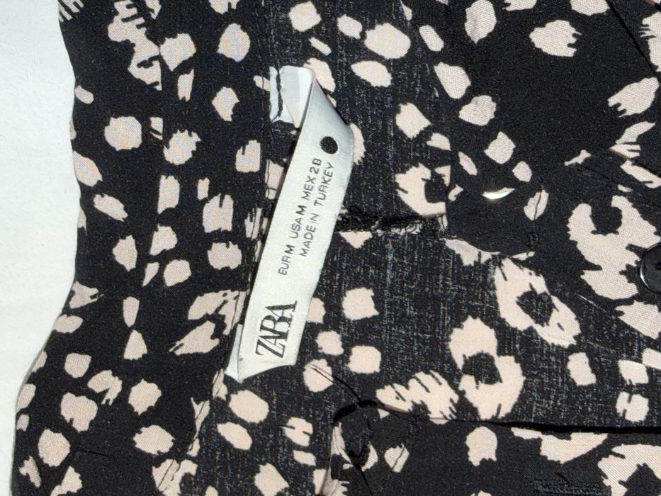 Рокля Зара размер M – стилна и удобна