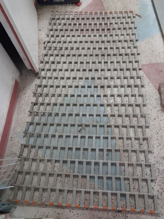 Пластмасови скари