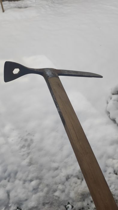 Ледоруб альпинисткий
