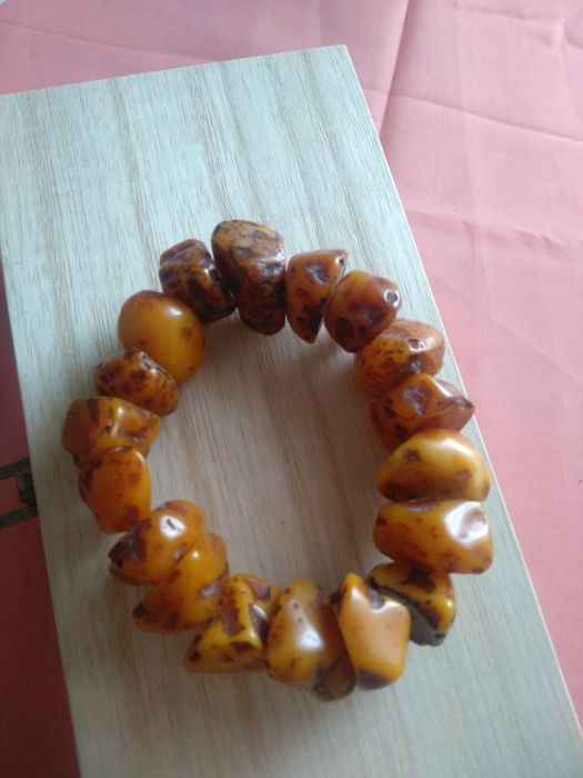 Браслет из янтаря