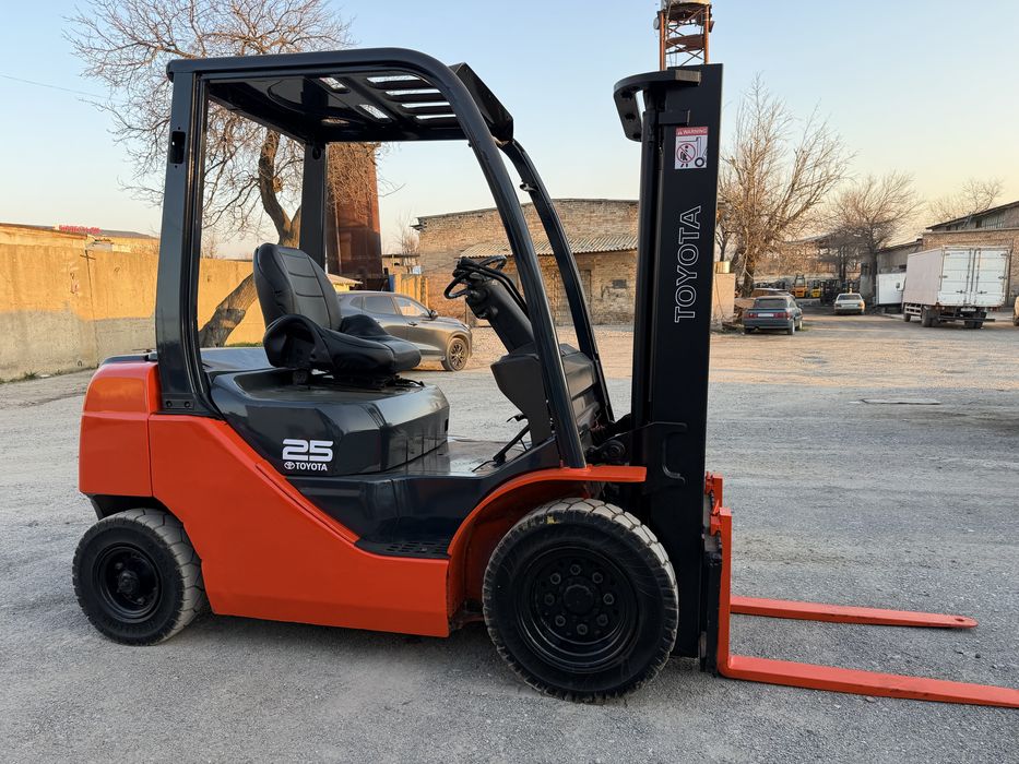 Вилочный погрузчик кара автокара