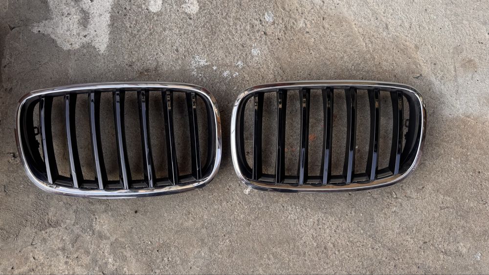 Продам решетки от bmw x5 e70