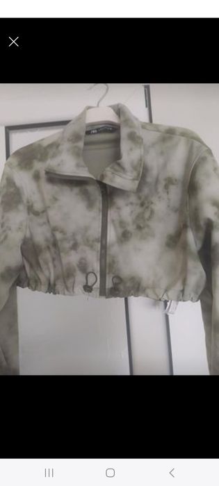 Късо якенце от Зара,на бледи петна,много приятна материя