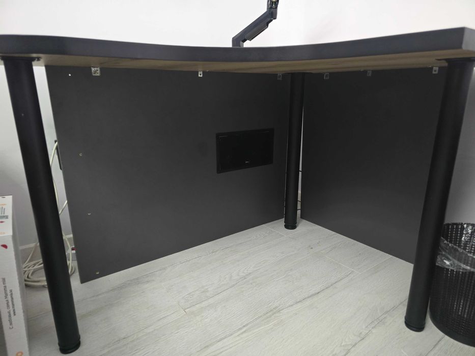 Стол компьютерный