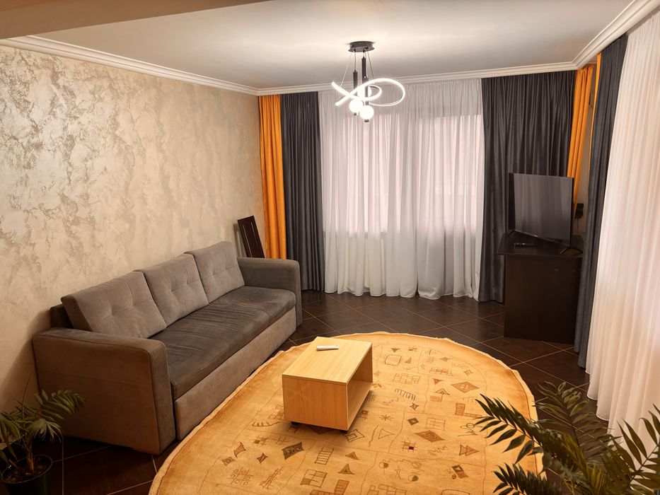 Inchiriez apartament 2 camere, zona Pizzeria Alila