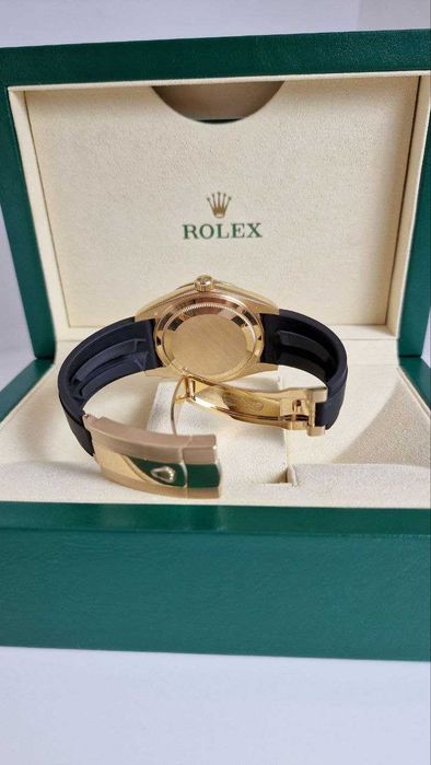 Часы наручные ROLEX   
SKY-DWELLER