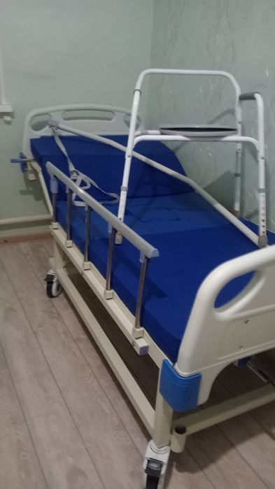 Медицинская кровать