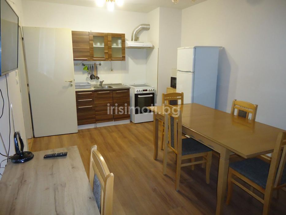 Дава се под наем Четиристаен апартамент в София, Стрелбище - 130 кв.м за 997.05 € - Снимка #1