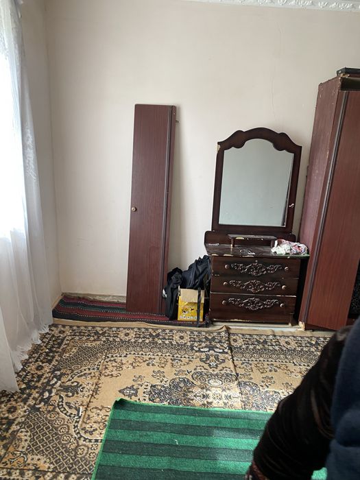 Uy sotiladi! Kotta yeri bilan Jizzax viloyatida.