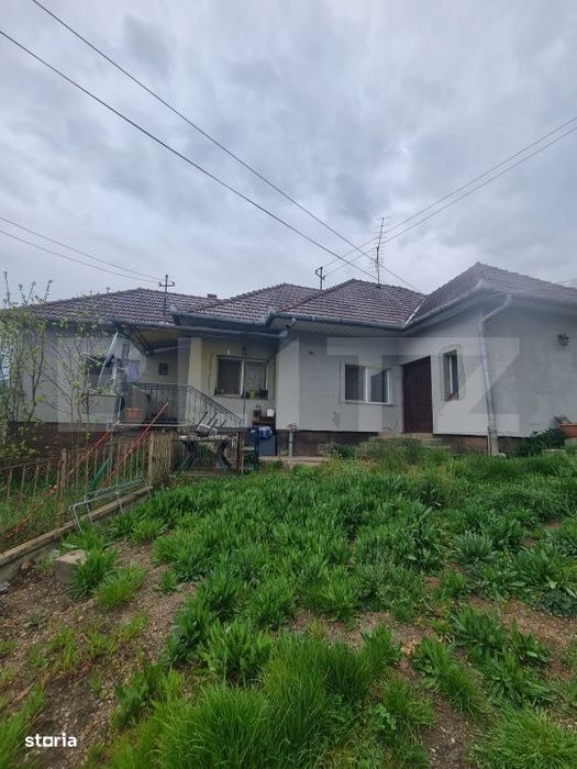 Casa individuala si 5.500 mp de teren intravilan, loc. Sanpaul, Cluj