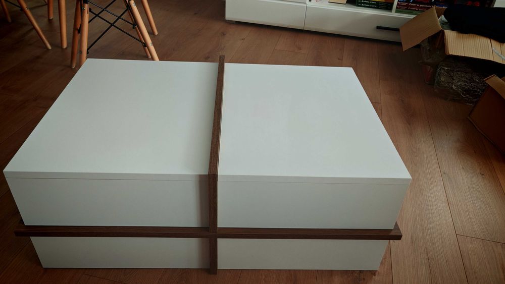 Холна маса - бяло с орех