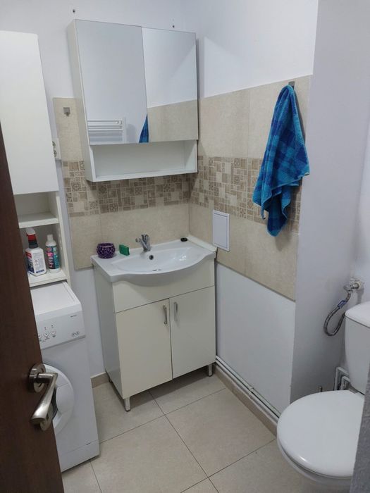 Inchiriez garsoniera