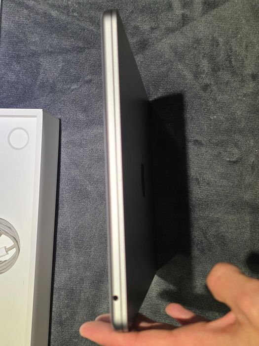 КАТО НОВ 256GB Apple MacBook Air 13.6'' M3 / 16GB Гаранция Зора 2027г.