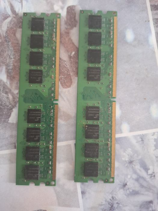Vind 2 placute ram unitate pc