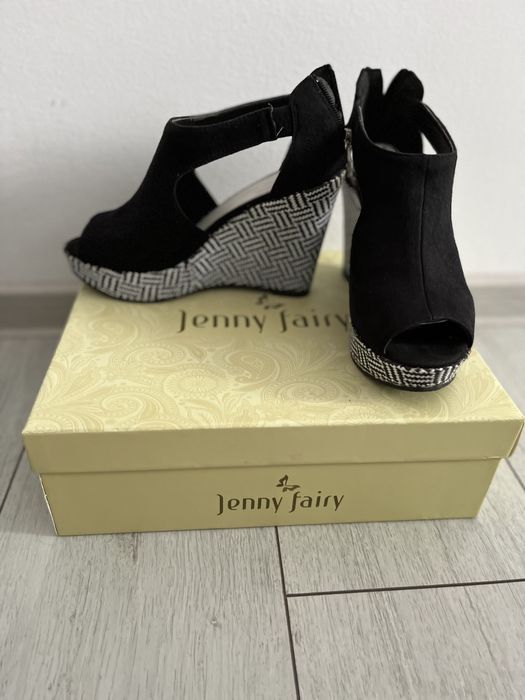 Vand incaltaminte marimea 35