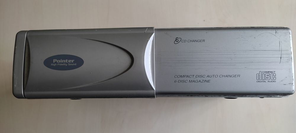 Magazie cu 6 CD audio