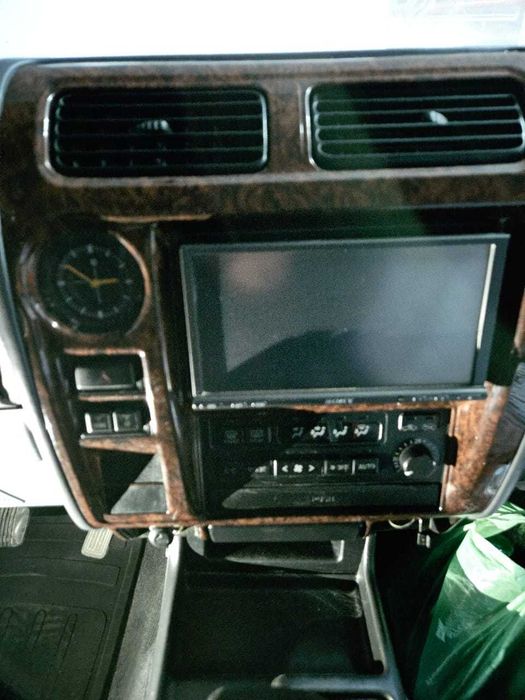 автомобиль внедорожник