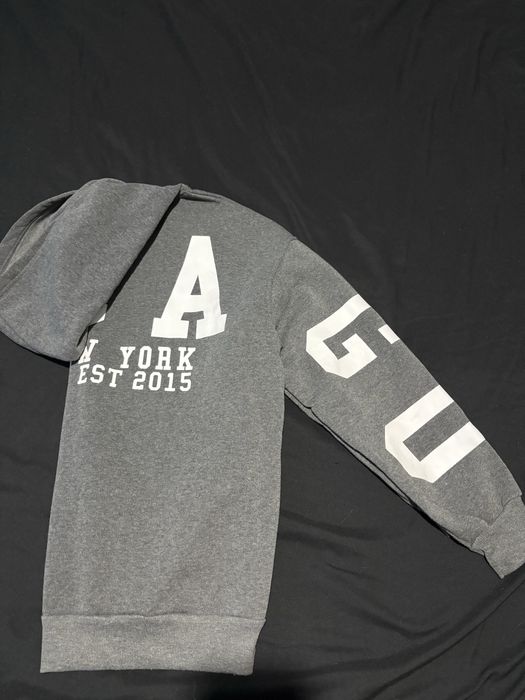 Сиво худи, размер “М” отговарящ и на “L”