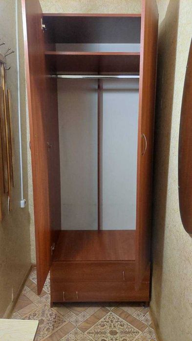 Шкаф для одежды в хорошем состоянии