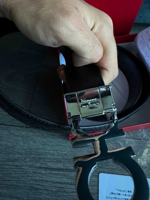 Curea Ferragamo silver NOUA