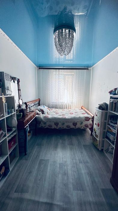 Продается дом с земельным участком.