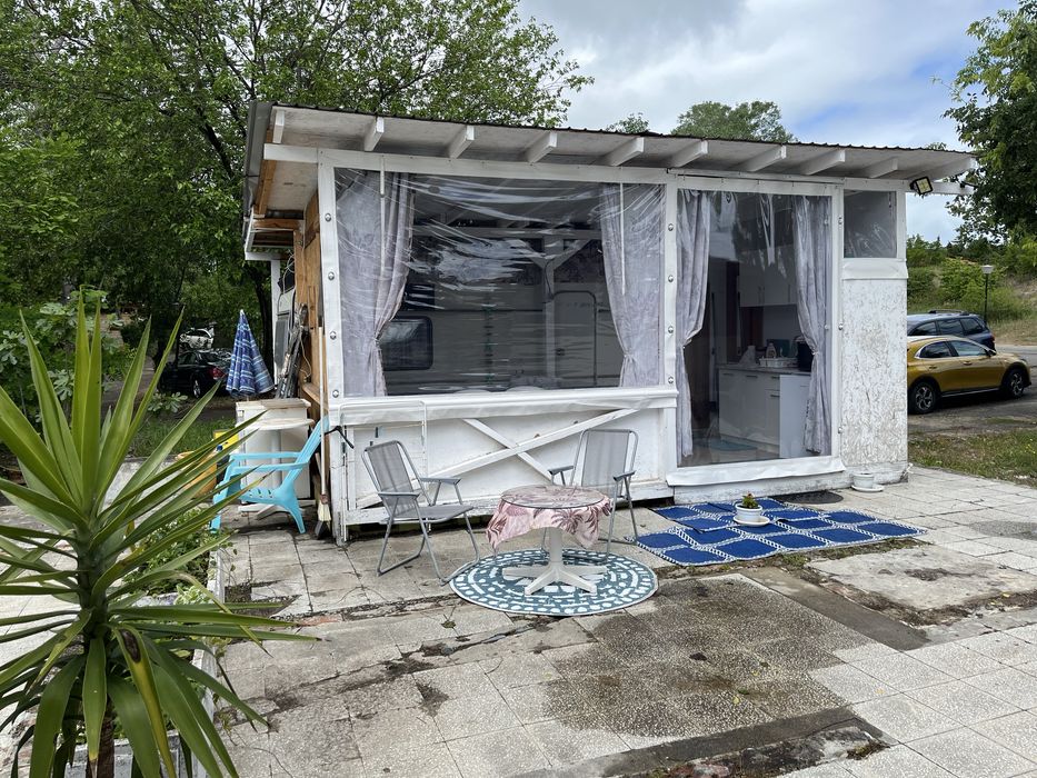 Каравана с навес