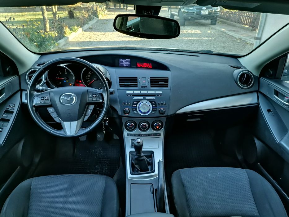 Mazda 3 Limousine 1.6 diesel euro 5 an 2010  dublu Climatronic