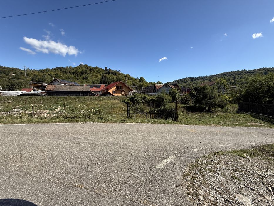 Teren intravilan in comuna Moroeni, Dambovita - 737mp.