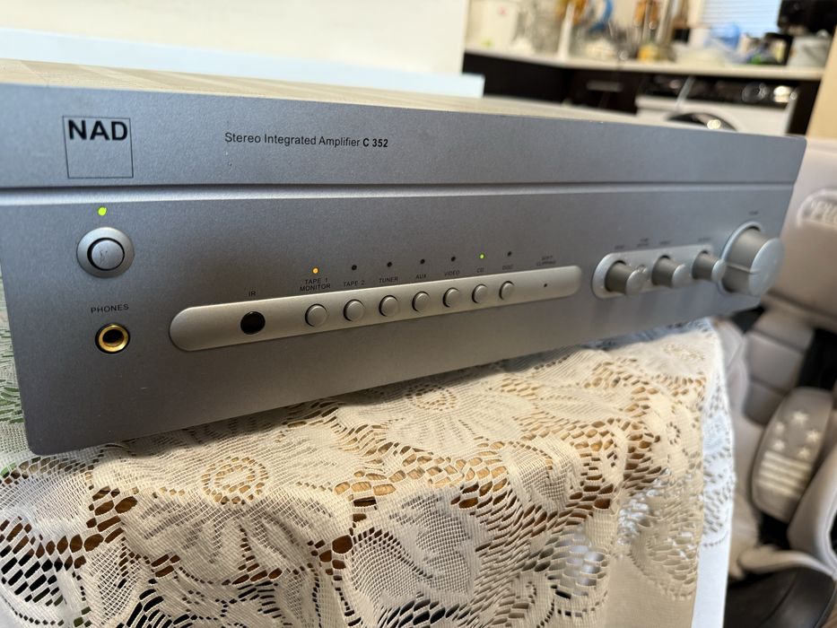 Nad C-352 Качествен стерео усилвател