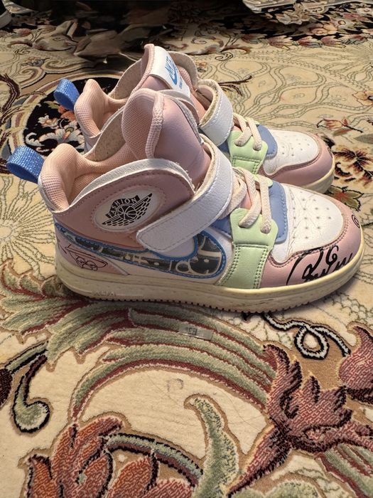 Кроссовки для девочек