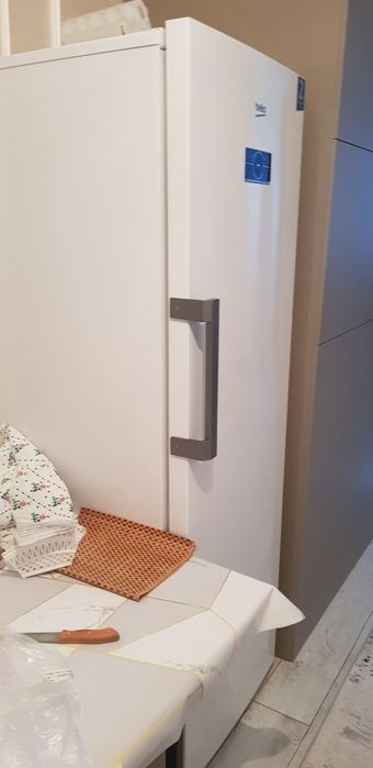 Морозильник почти новое