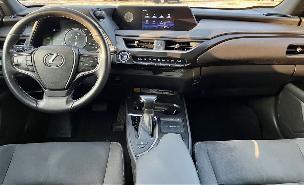 Lexus UX 250h Hybrid - 2021