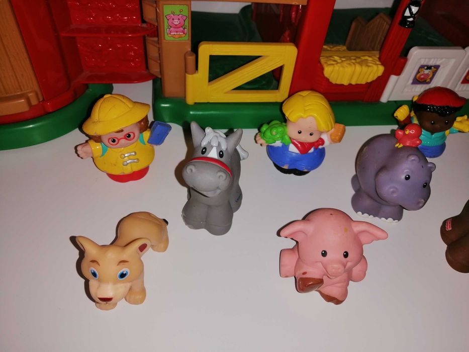 Ferma Fisher price little people cu lumini si sunete
